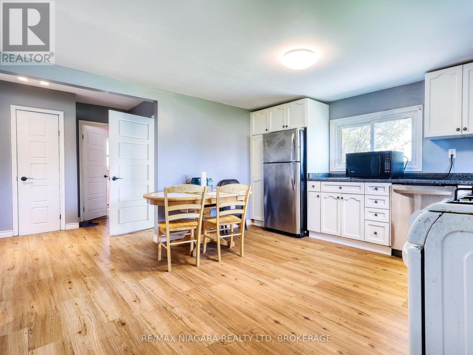 1377 MERRITTVILLE HIGHWAY - 9