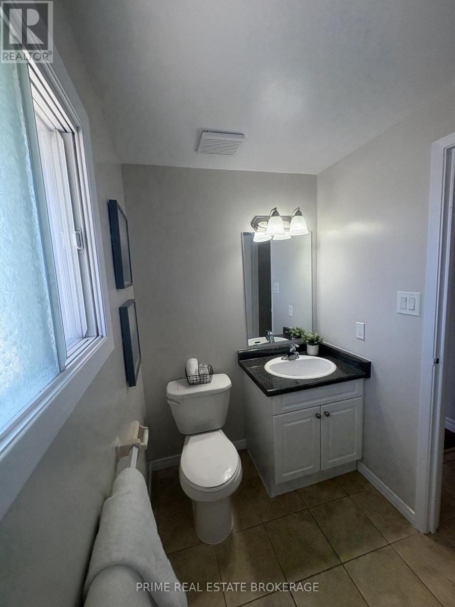 #58 35 WATERMAN AVENUE - 11