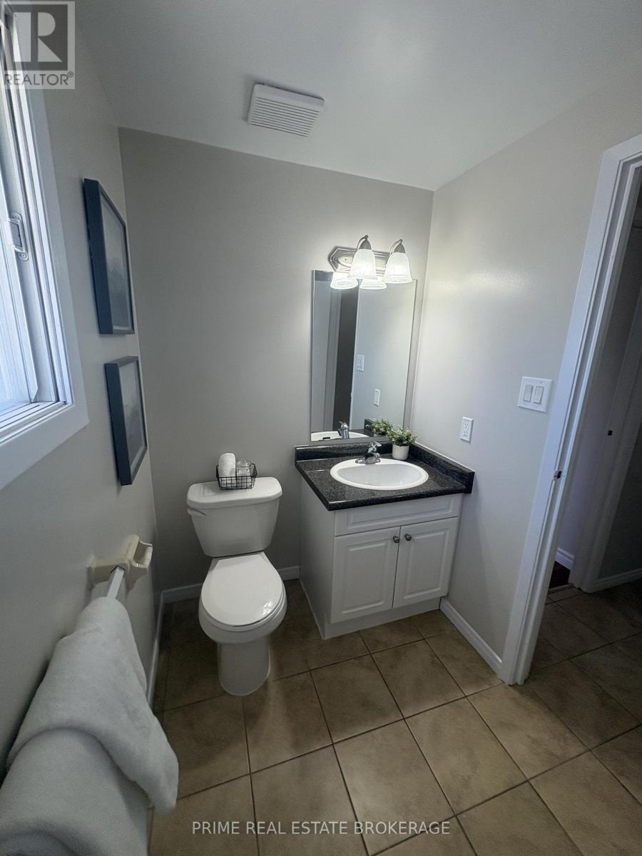 #58 35 WATERMAN AVENUE - 12