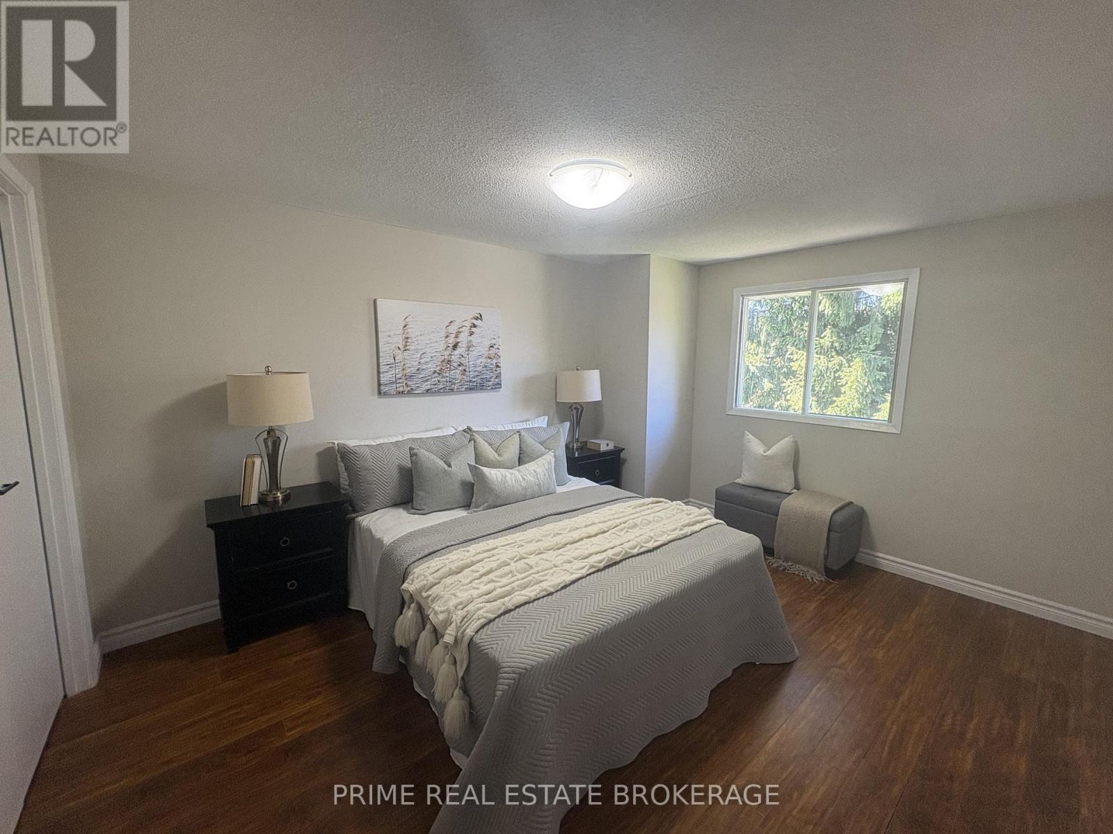#58 35 WATERMAN AVENUE - 14