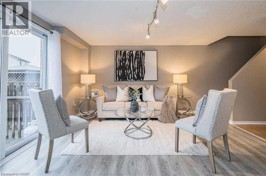 27 MAX BECKER Drive, Kitchener, Ontario, N2E3V7 — Photo 2