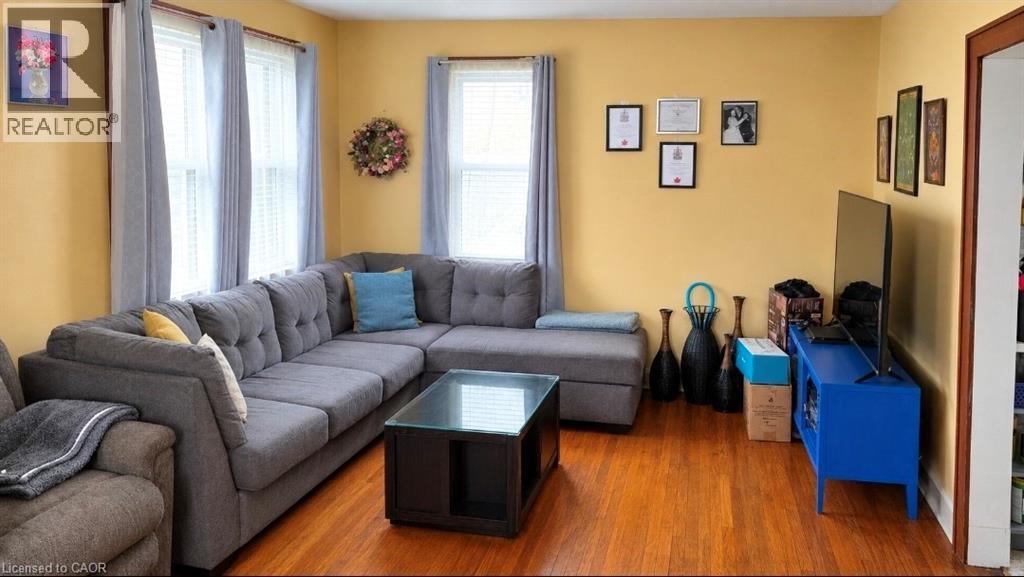 206 ROBINSON Street, Simcoe, Ontario, N3Y1X3 — Photo 2