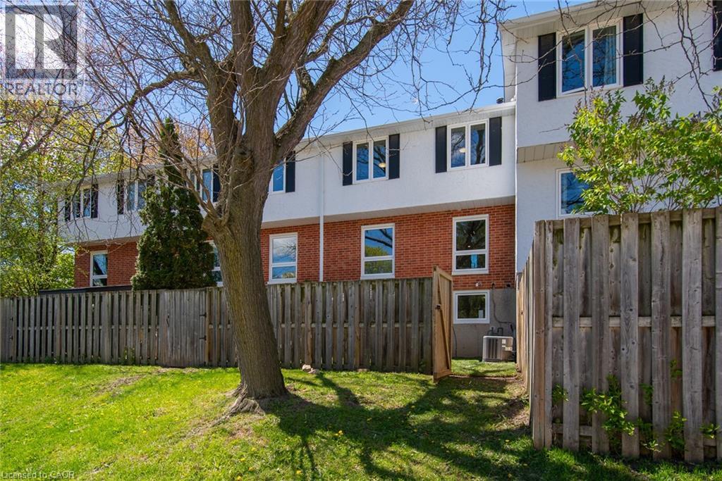 397 KEATS Way Unit# 4, Waterloo, Ontario, N2L5S7 — Photo 40