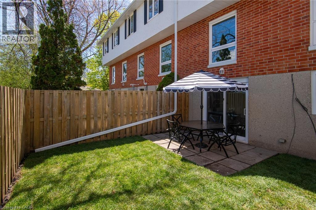 397 KEATS Way Unit# 4, Waterloo, Ontario, N2L5S7 — Photo 21