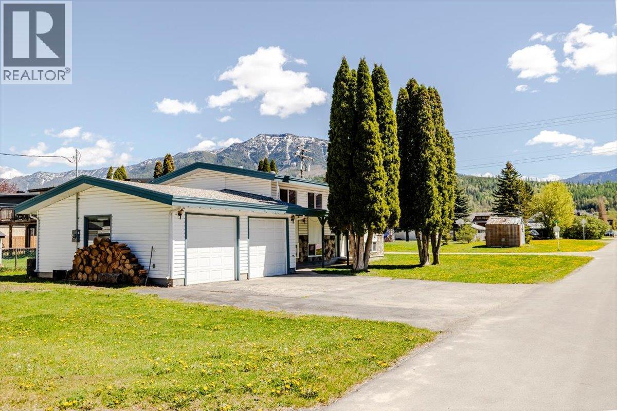 1201 10th Avenue, Fernie