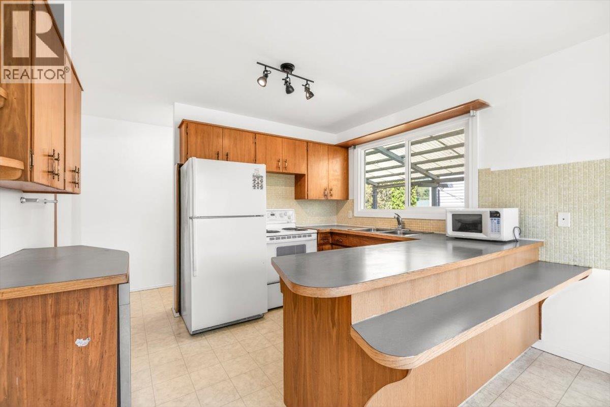 1201 10th Avenue, Fernie