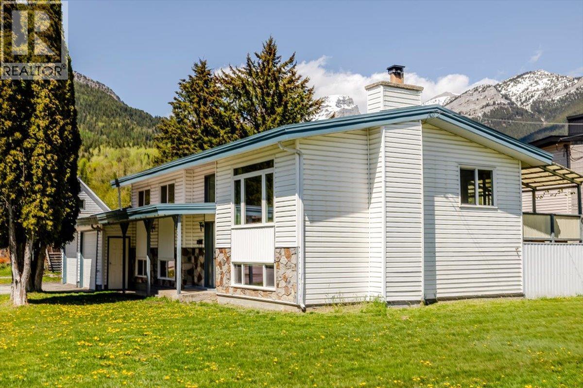 1201 10th Avenue, Fernie