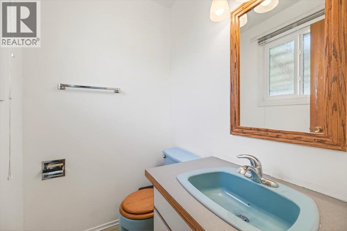 1201 10th Avenue, Fernie