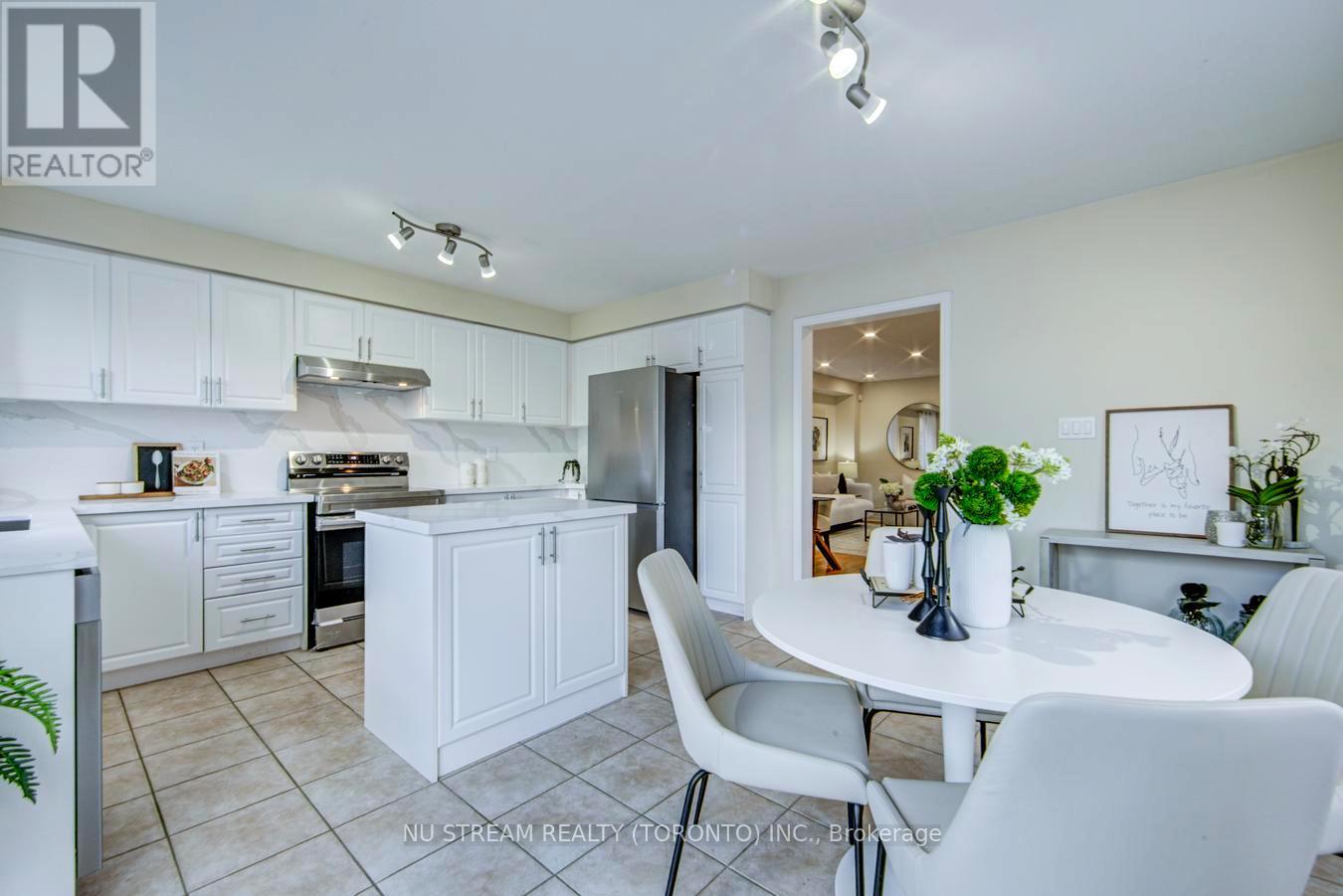 58 RIDEAU DRIVE - 19