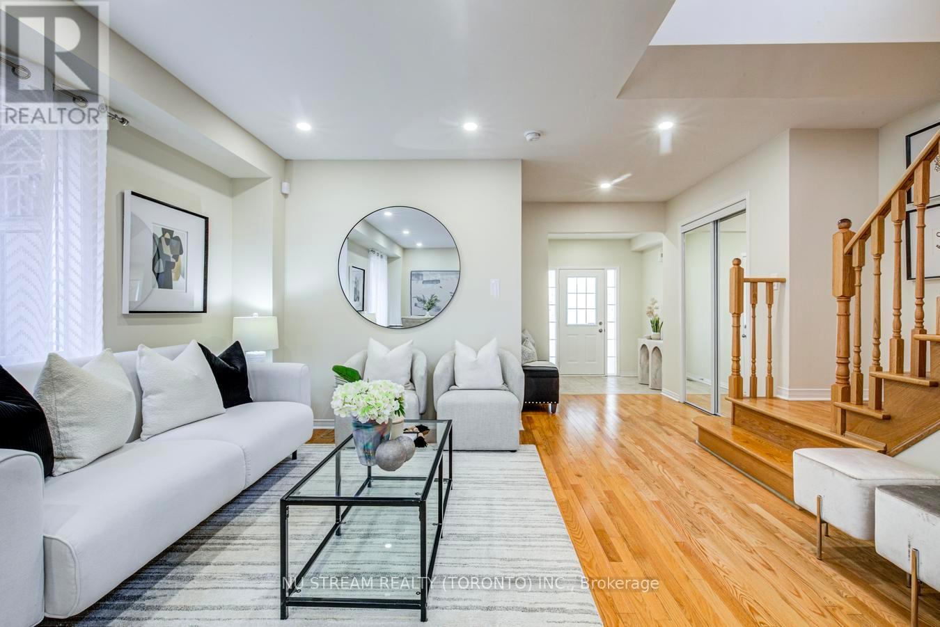 58 RIDEAU DRIVE - 10