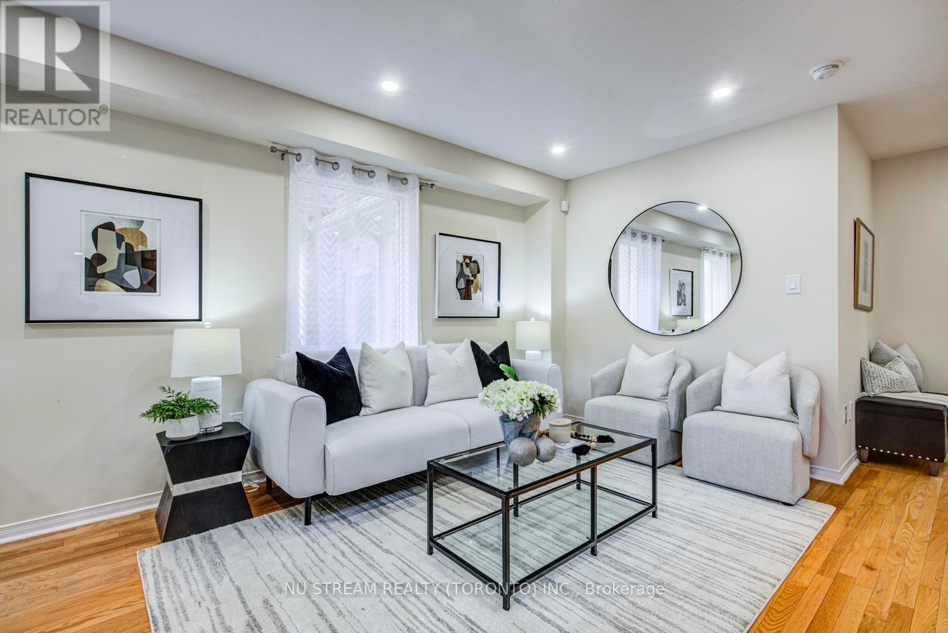 58 RIDEAU DRIVE - 8