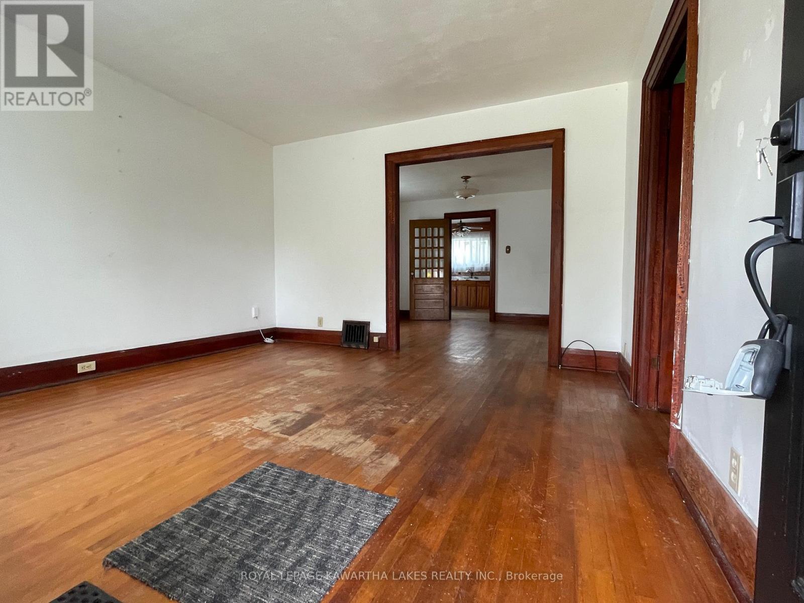 350 OSHAWA BOULEVARD S - 11