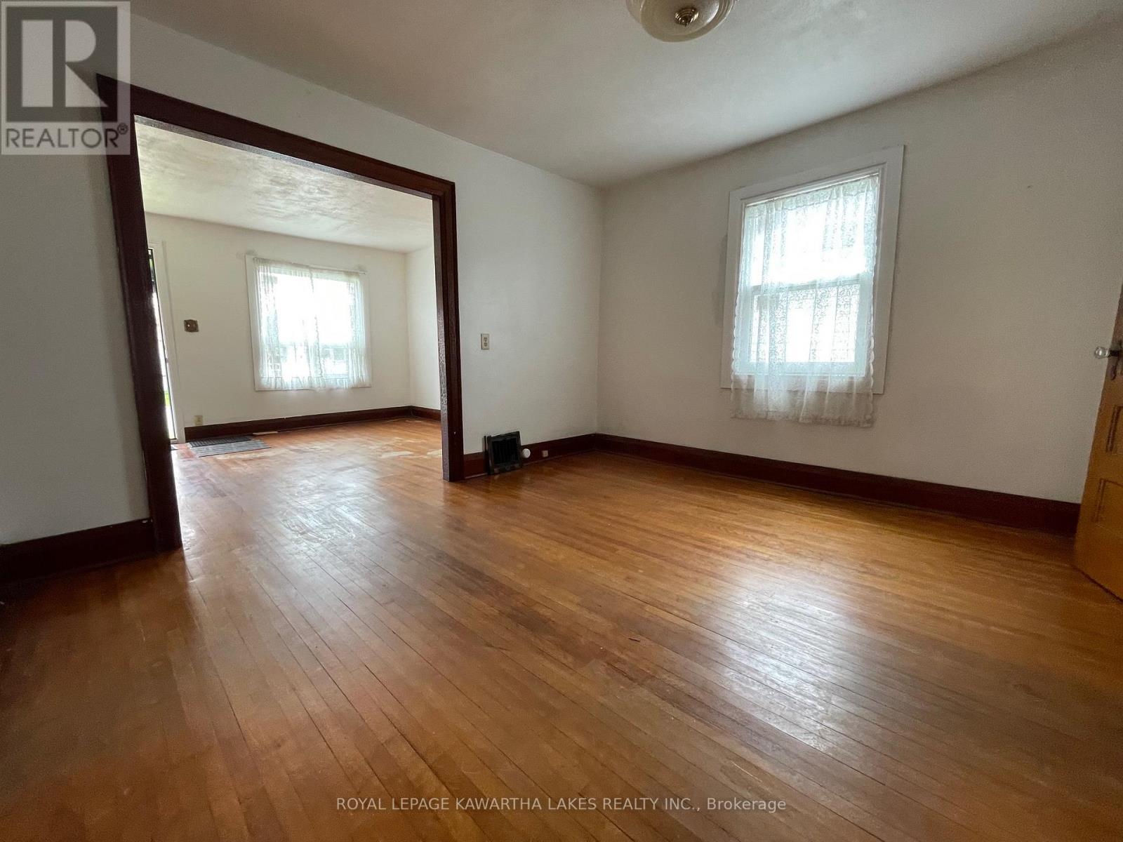 350 OSHAWA BOULEVARD S - 5