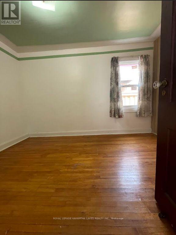 350 OSHAWA BOULEVARD S - 8