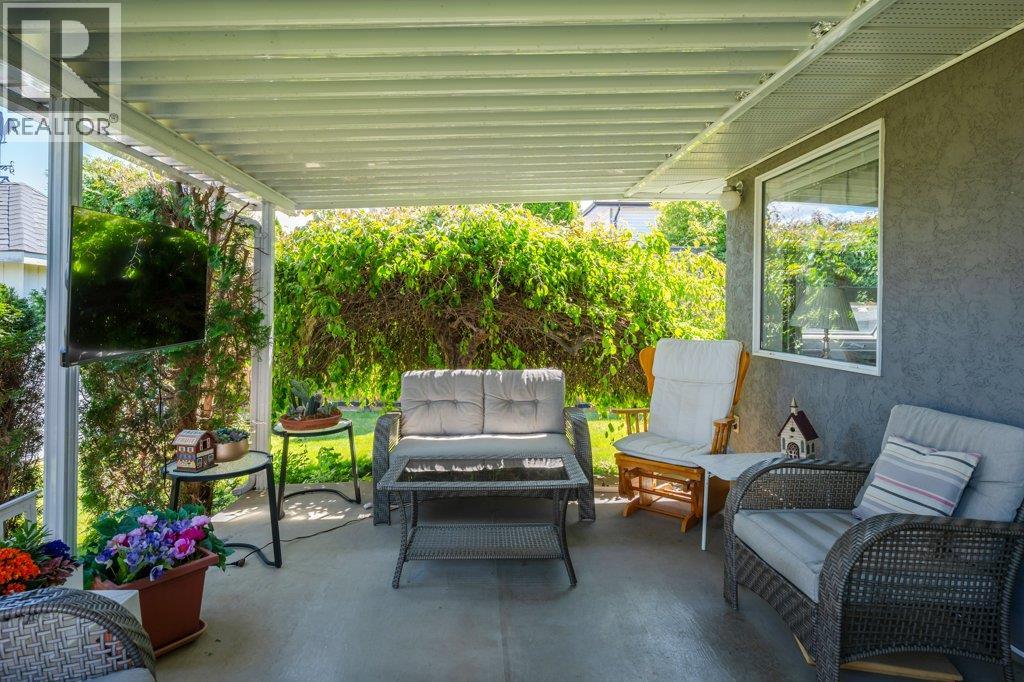 810 Merlot Avenue, Oliver