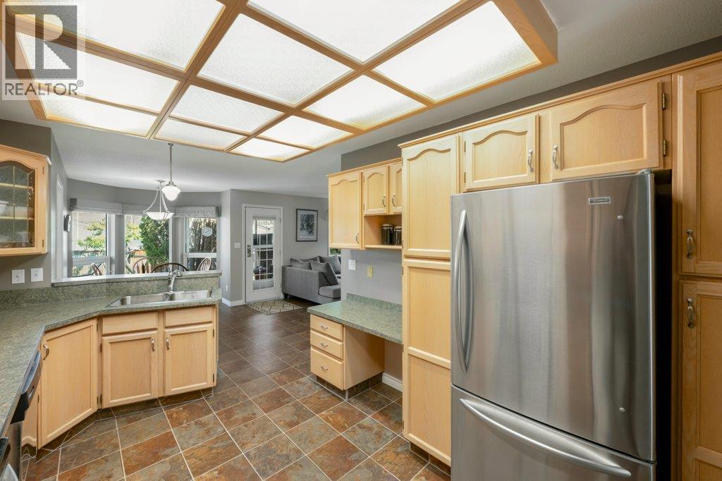 810 Merlot Avenue, Oliver