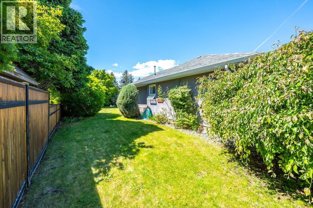 810 Merlot Avenue, Oliver