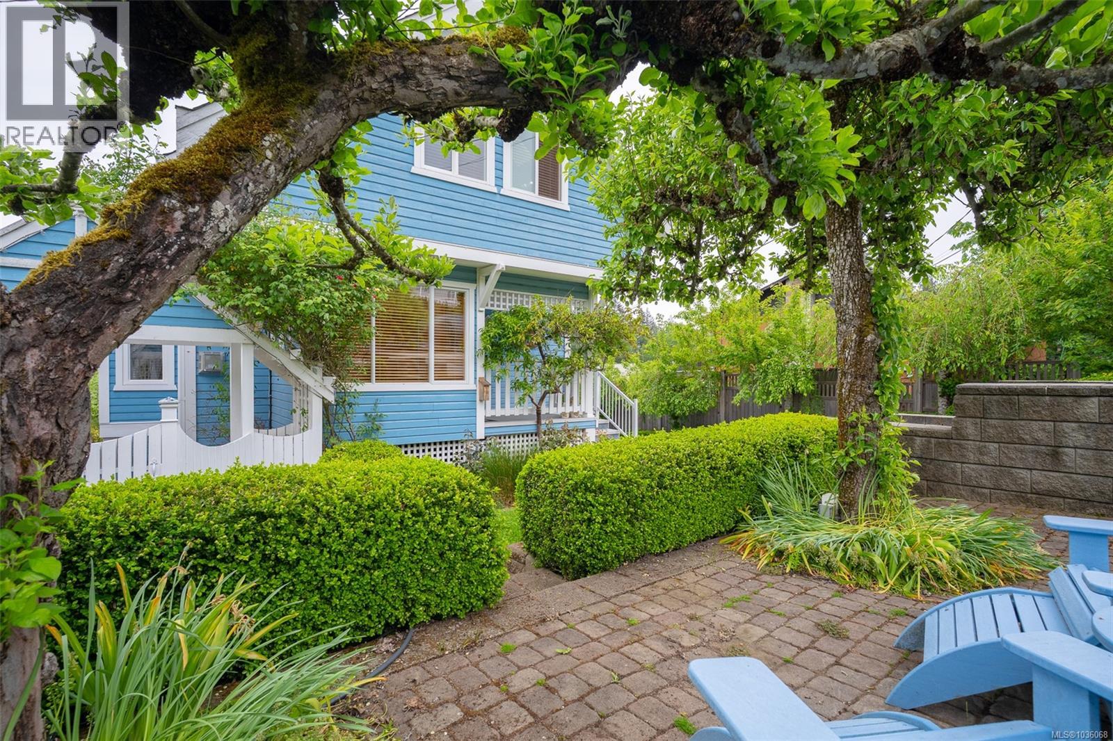 437 Davis Rd - 3