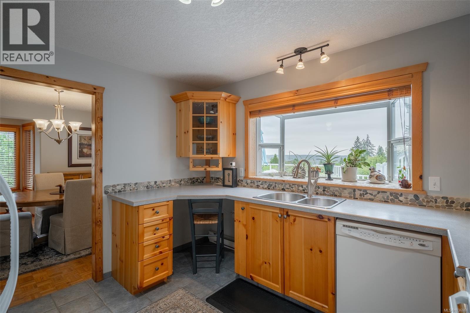 437 Davis Rd - 16