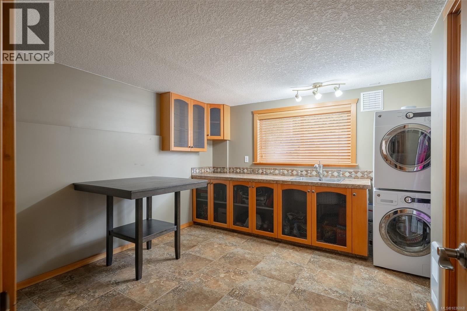437 Davis Rd - 28