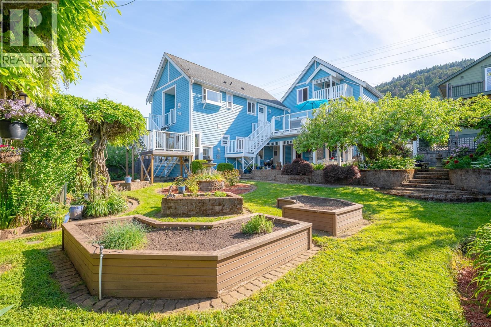 437 Davis Rd - 2