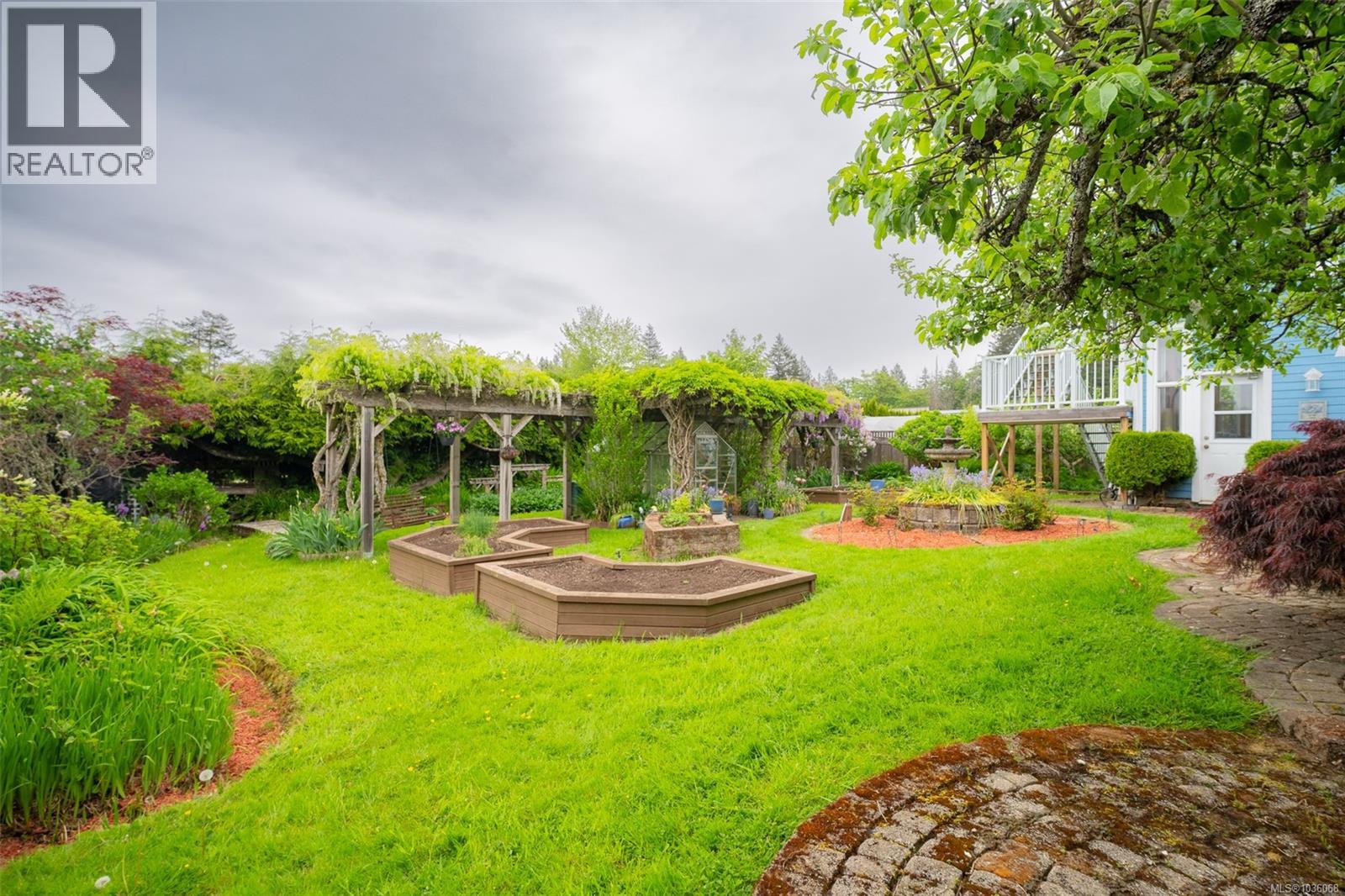 437 Davis Rd - 53