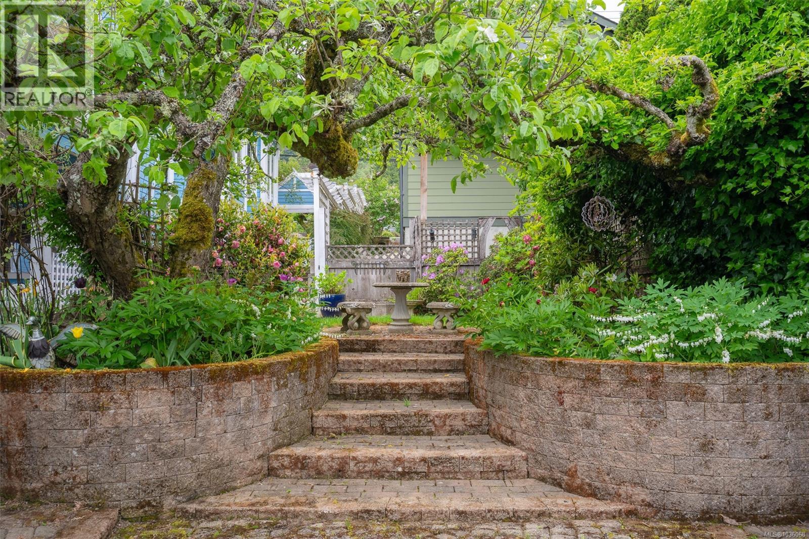 437 Davis Rd - 56