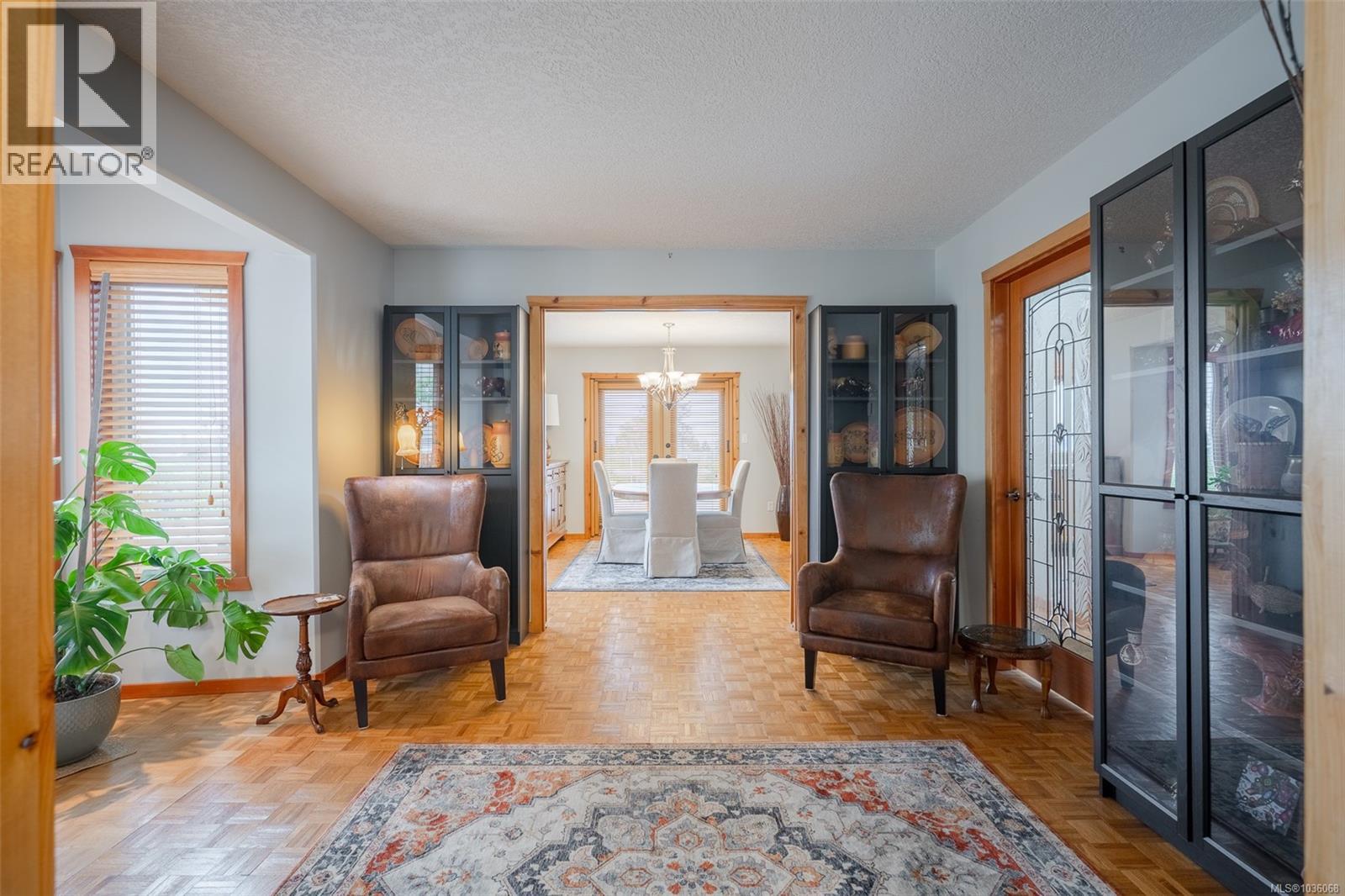 437 Davis Rd - 6