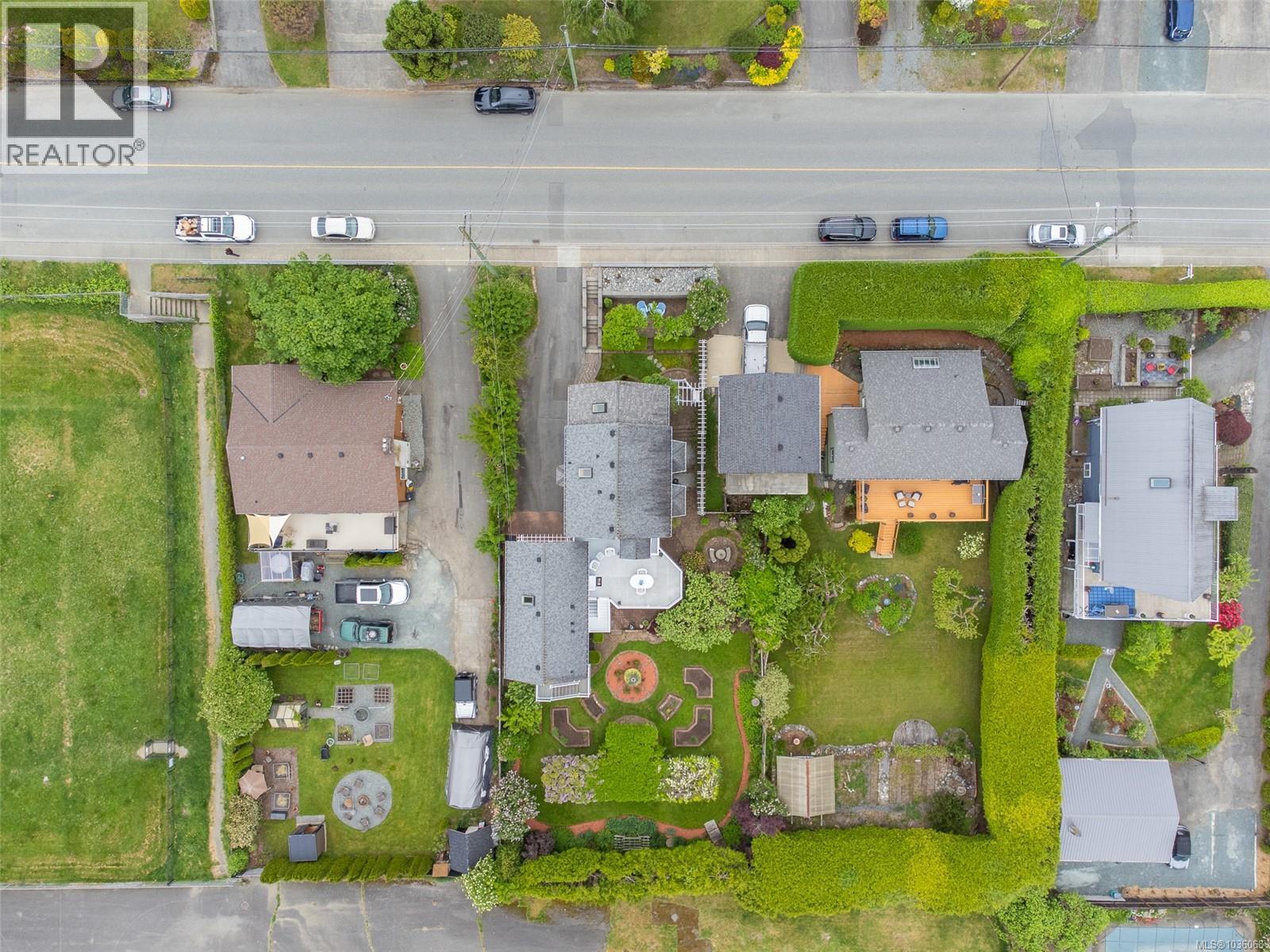 437 Davis Rd - 72