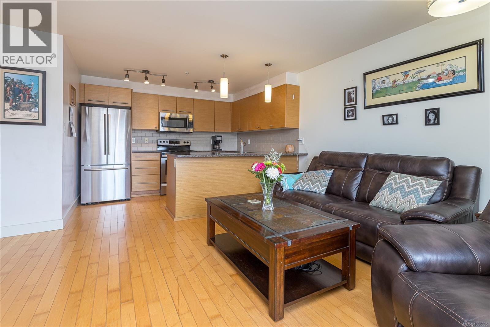 #216 1315 Esquimalt Rd - 1