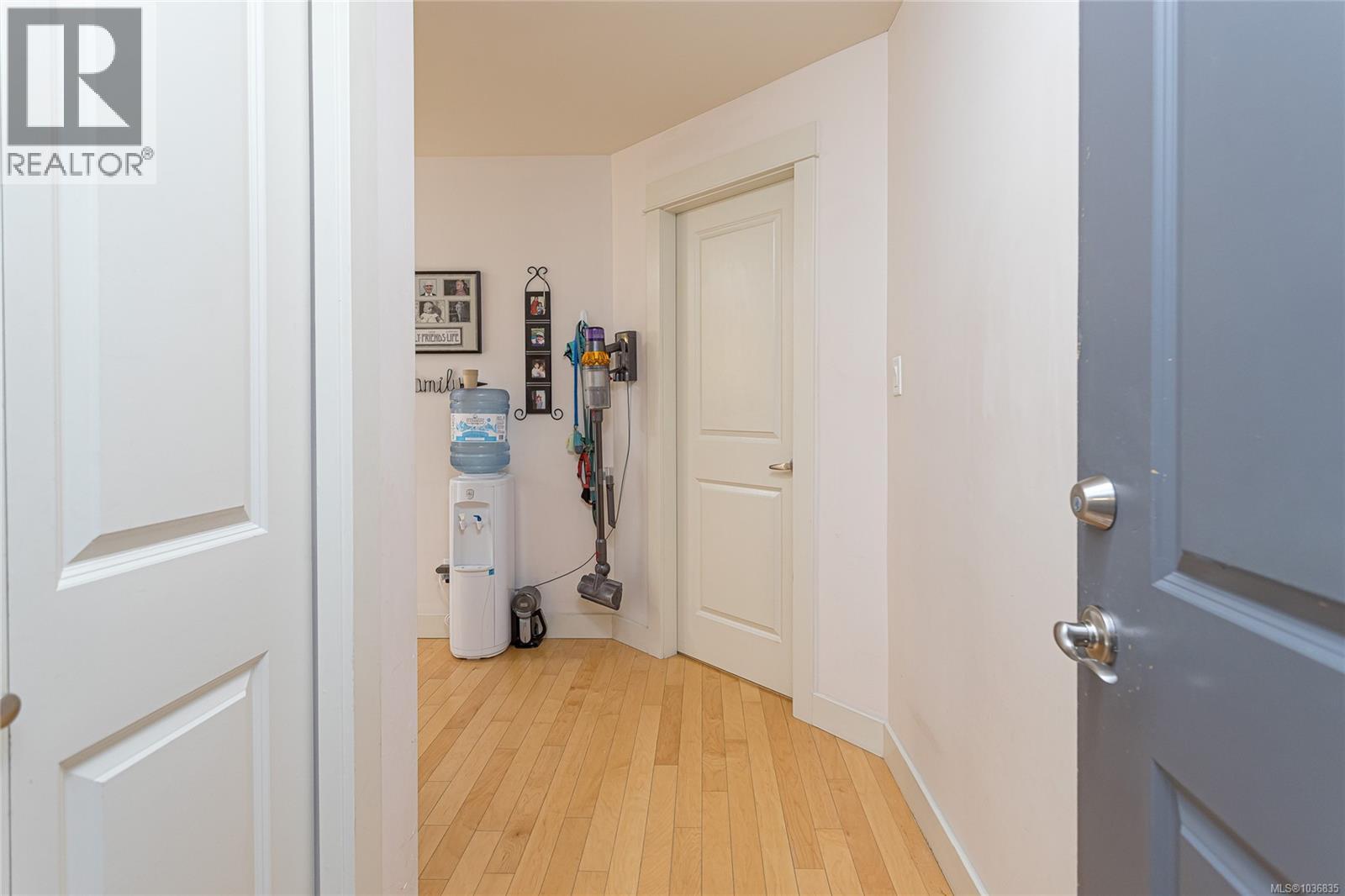#216 1315 Esquimalt Rd - 19