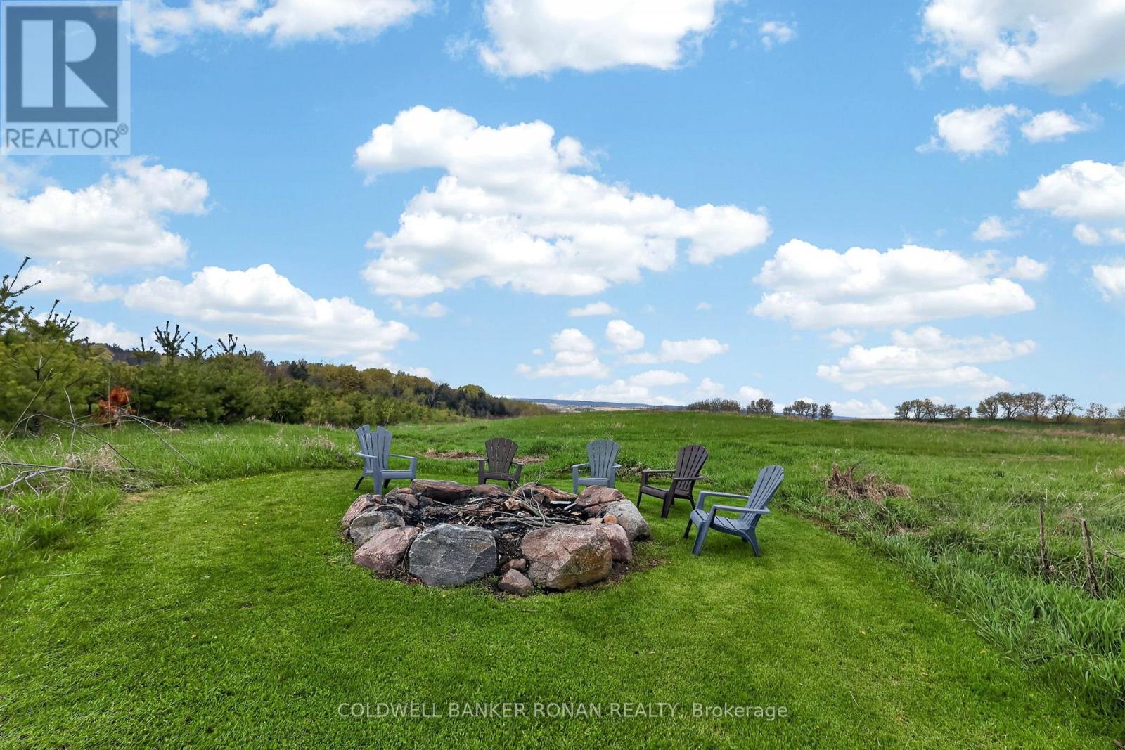 4886 15TH SIDE ROAD - 43
