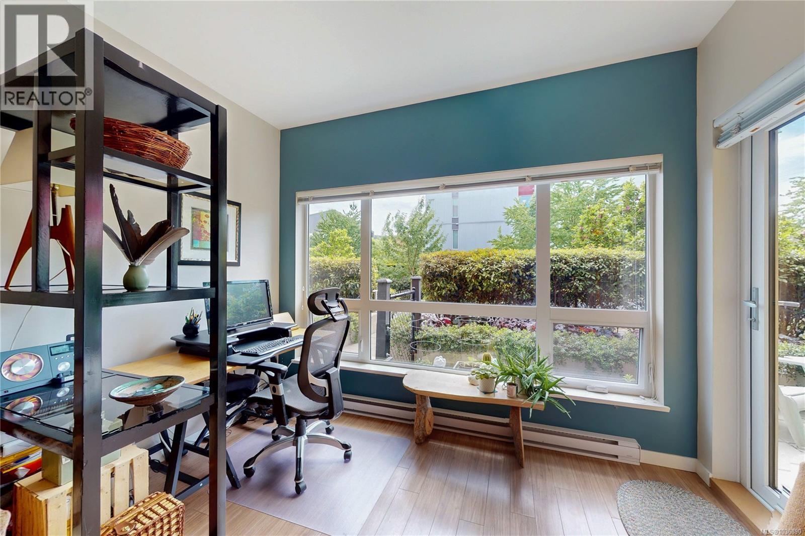 105 785 Tyee Road, Victoria