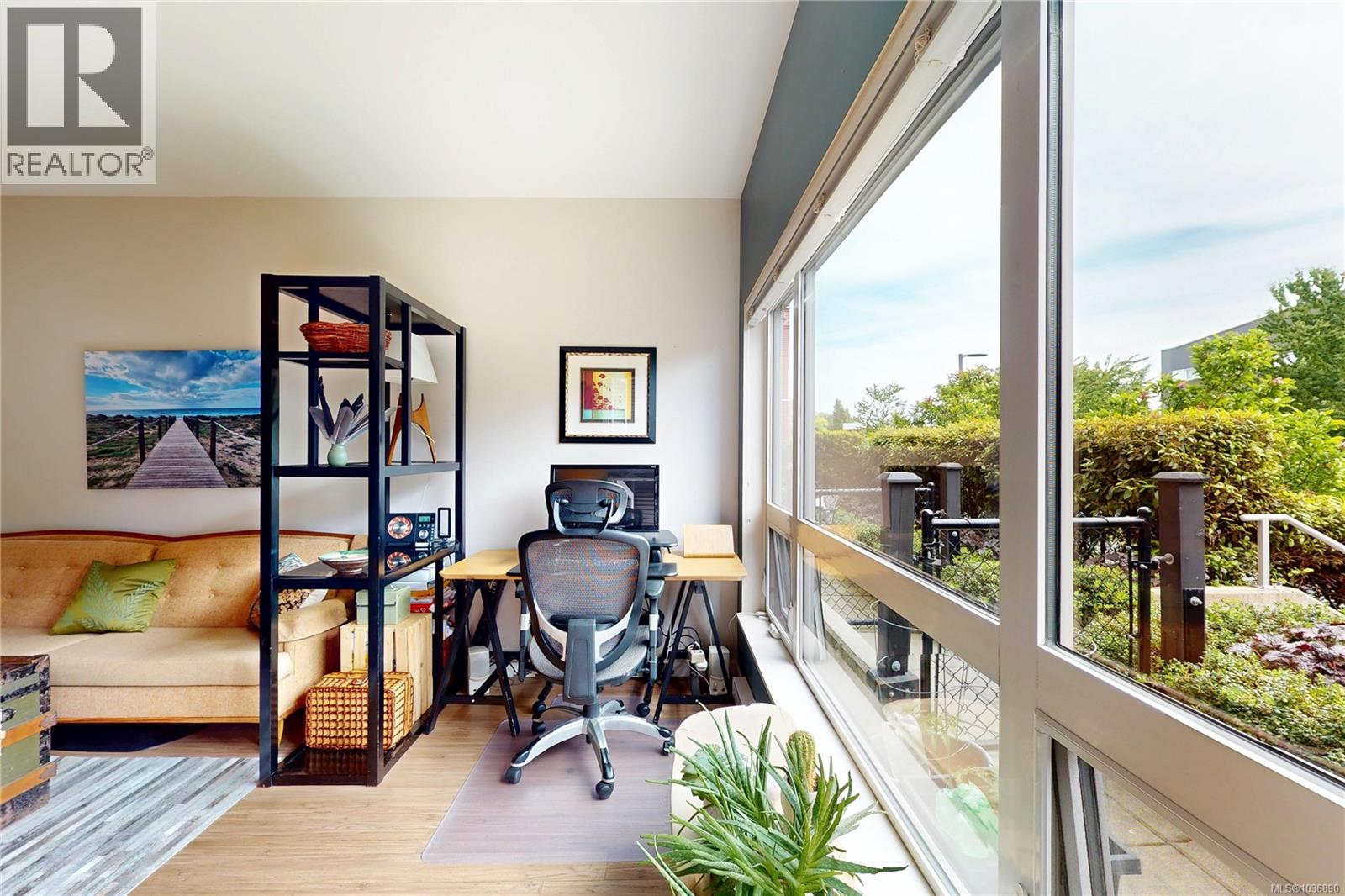 #105 785 Tyee Rd - 14