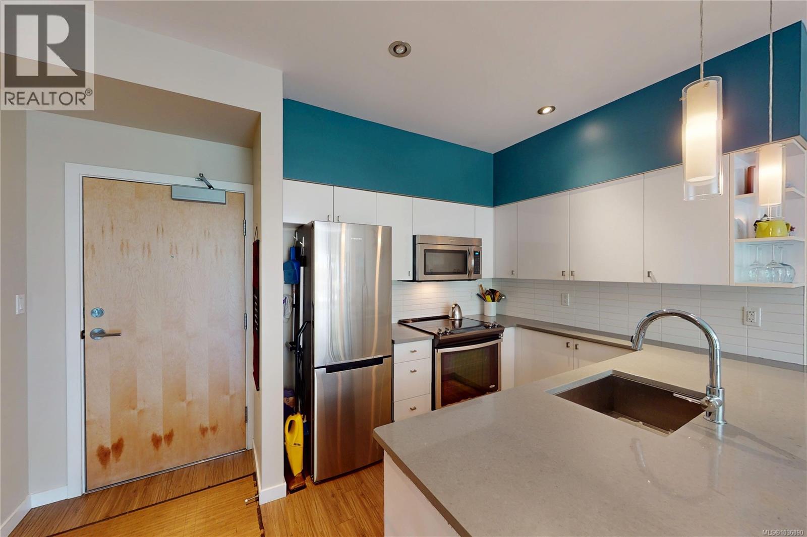 #105 785 Tyee Rd - 5