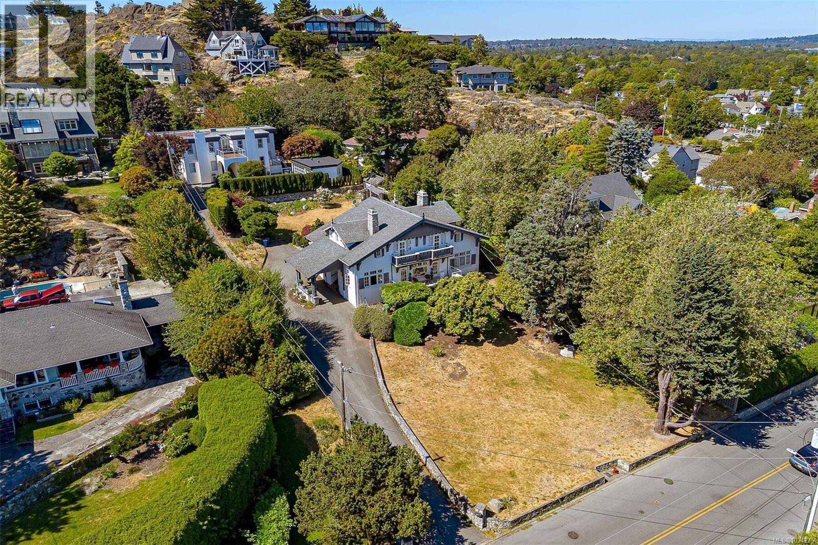 250 King George Terrace, Oak Bay