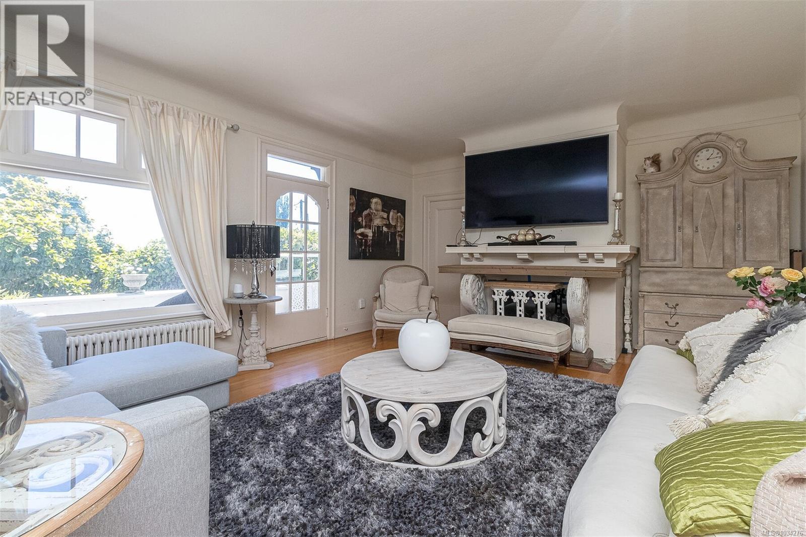  250 King George Terrace, Oak Bay