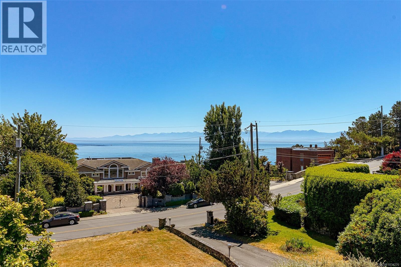  250 King George Terrace, Oak Bay