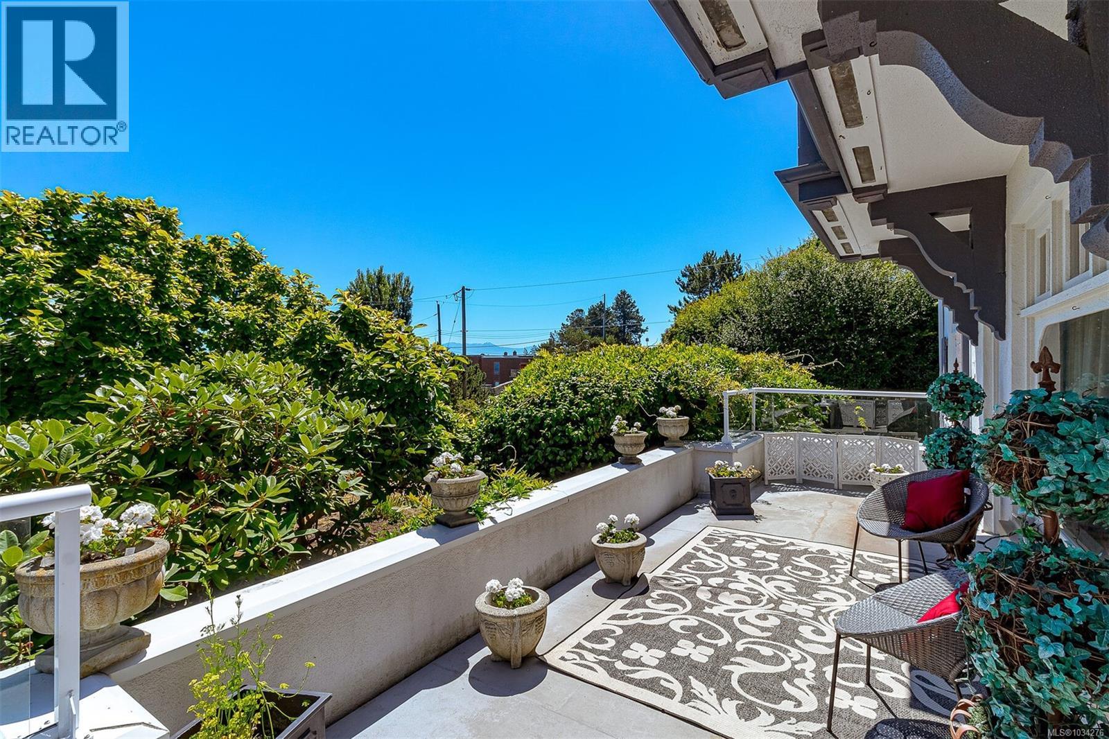  250 King George Terrace, Oak Bay
