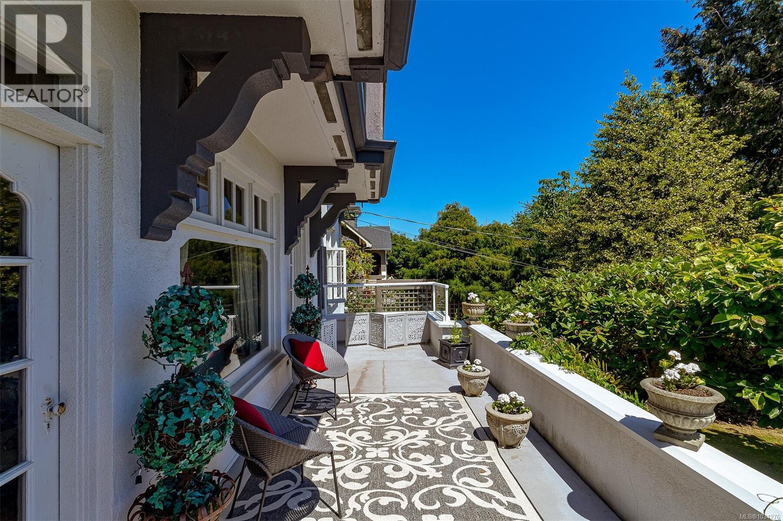  250 King George Terrace, Oak Bay