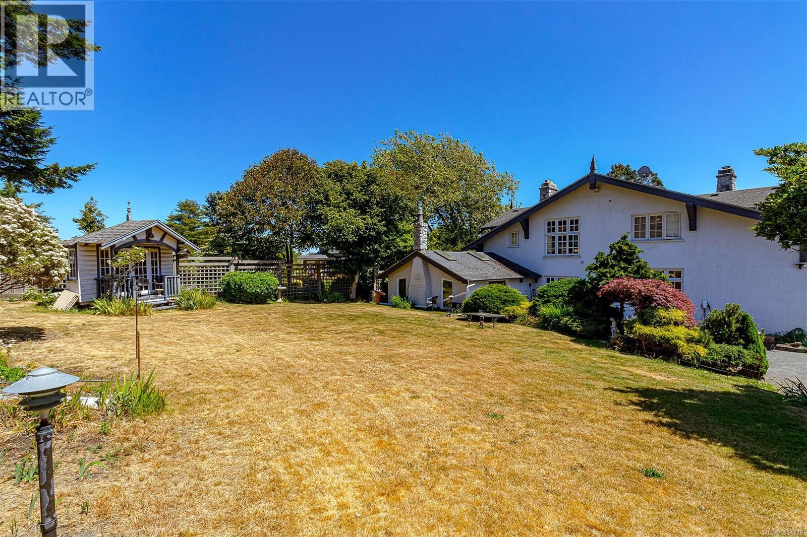  250 King George Terrace, Oak Bay