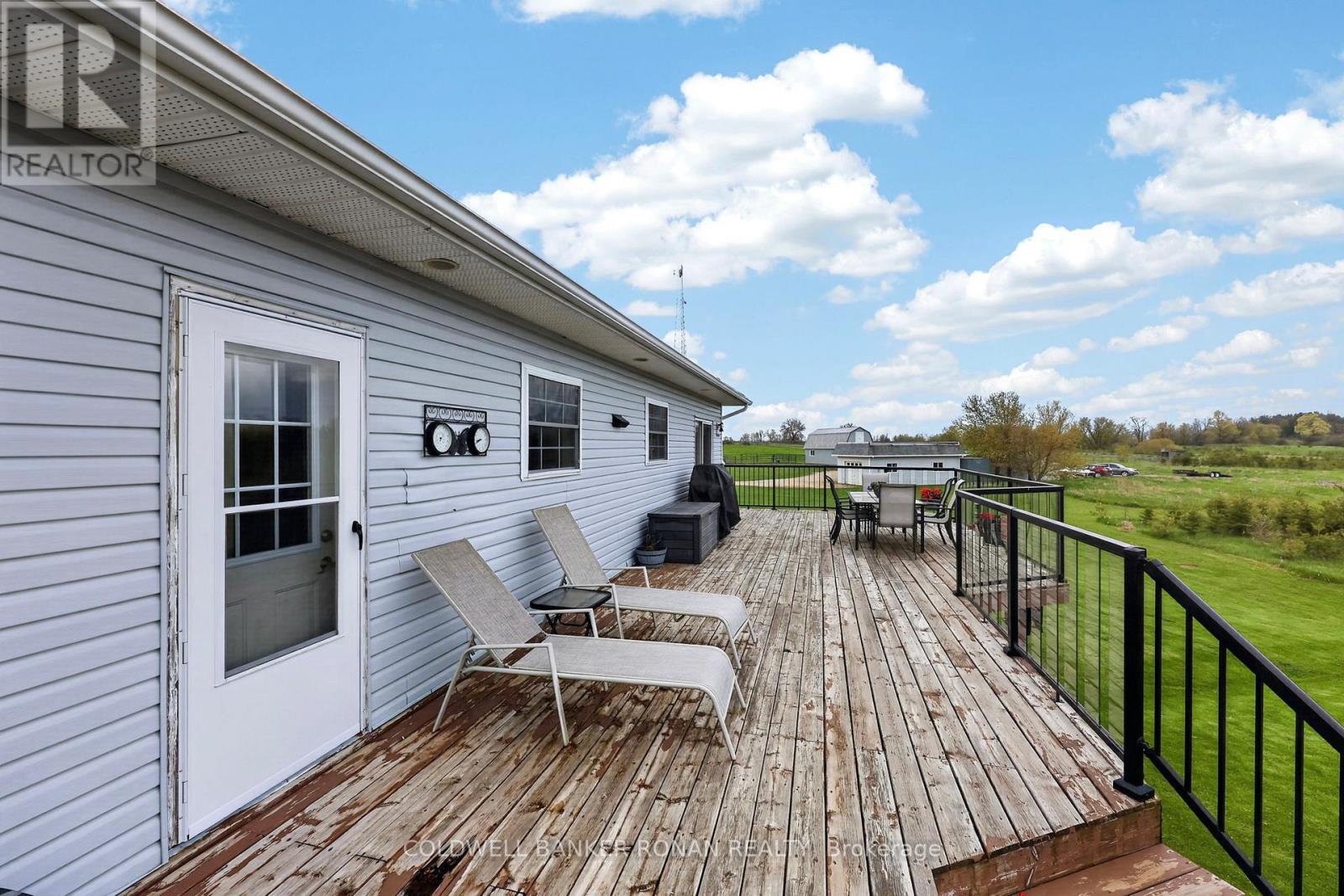 4886 15TH SIDE ROAD - 40