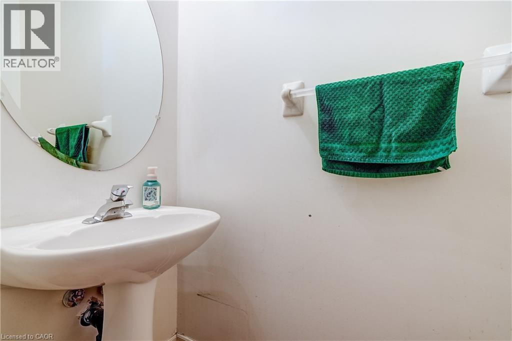 2313 NEWCASTLE Crescent, Oakville, Ontario, L6M4P5 — Photo 9