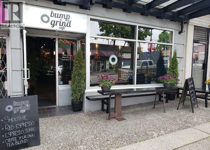 916 COMMERCIAL DRIVE
