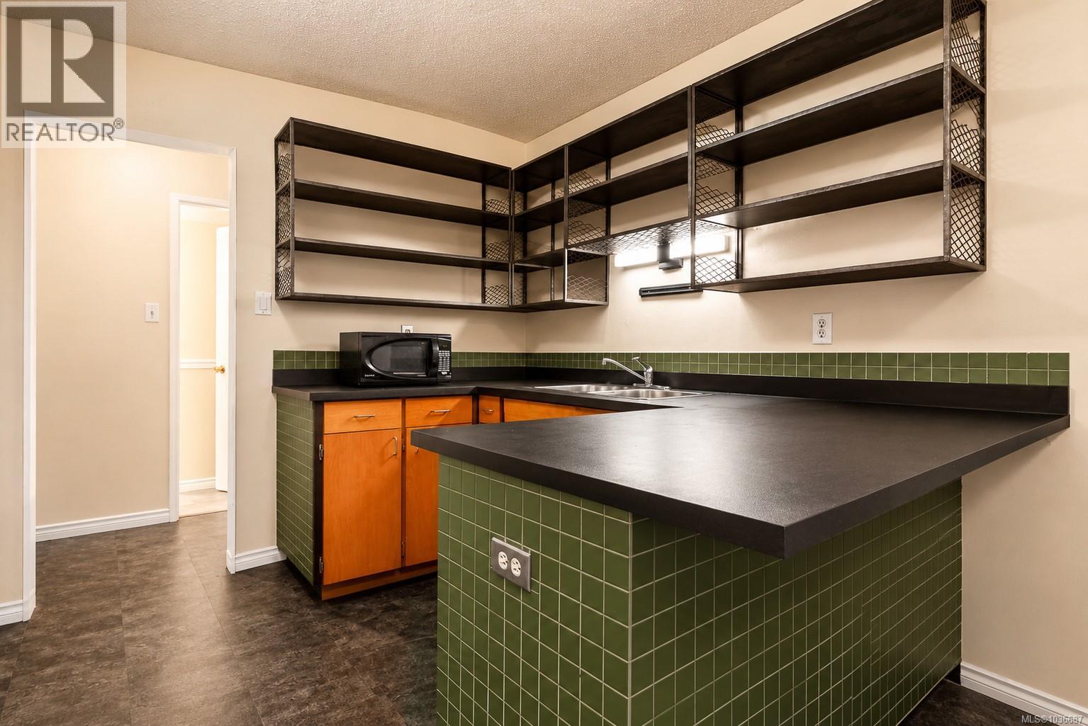 5 1331 Johnson Street, Victoria