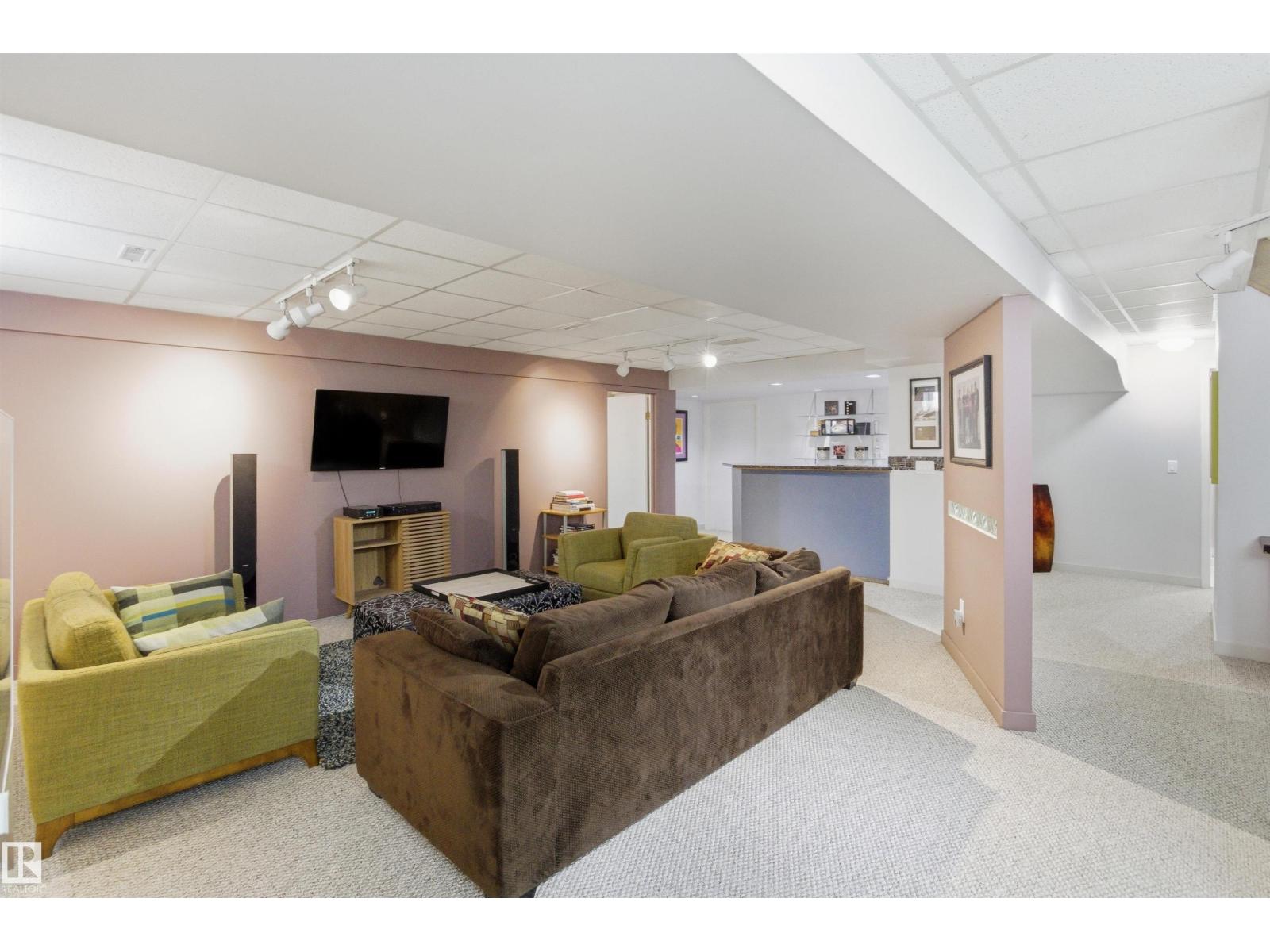1116 111A ST NW - 32