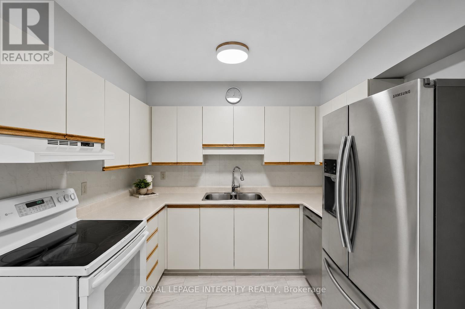896 BIDEFORD STREET - 10