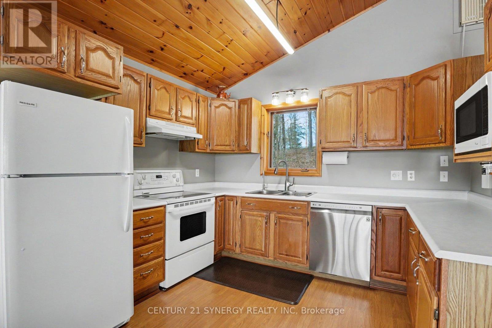773 SHERBROOKE DRIVE - 9