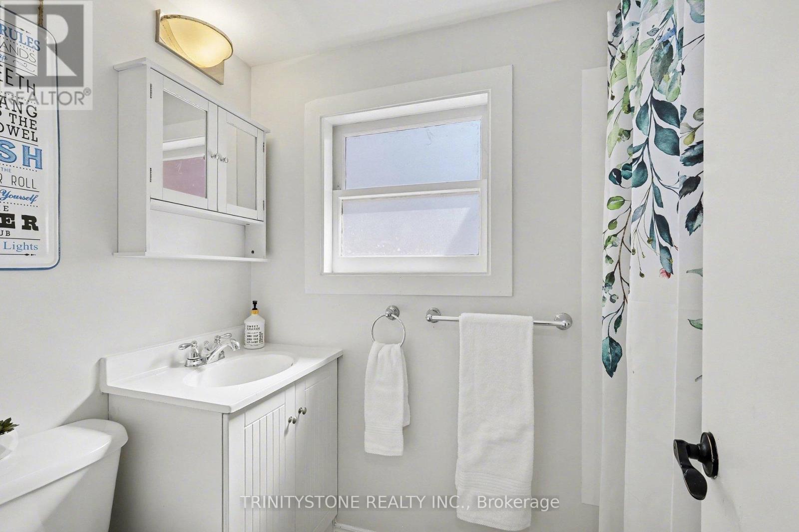 321 ALBERT STREET - 22