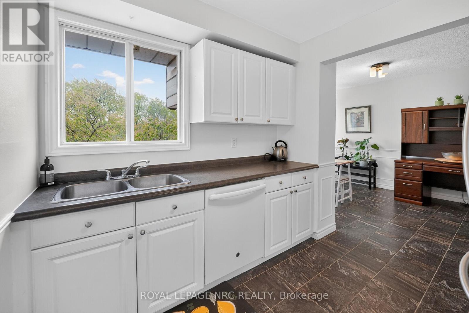 53 LARRAINE AVENUE - 16
